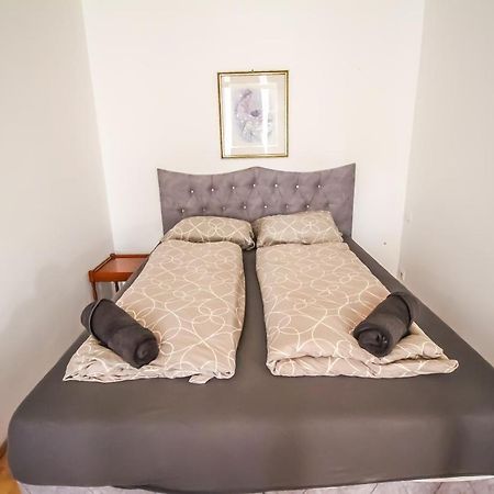 Private Room In Shared Apartment Pr6 Viena Exterior foto